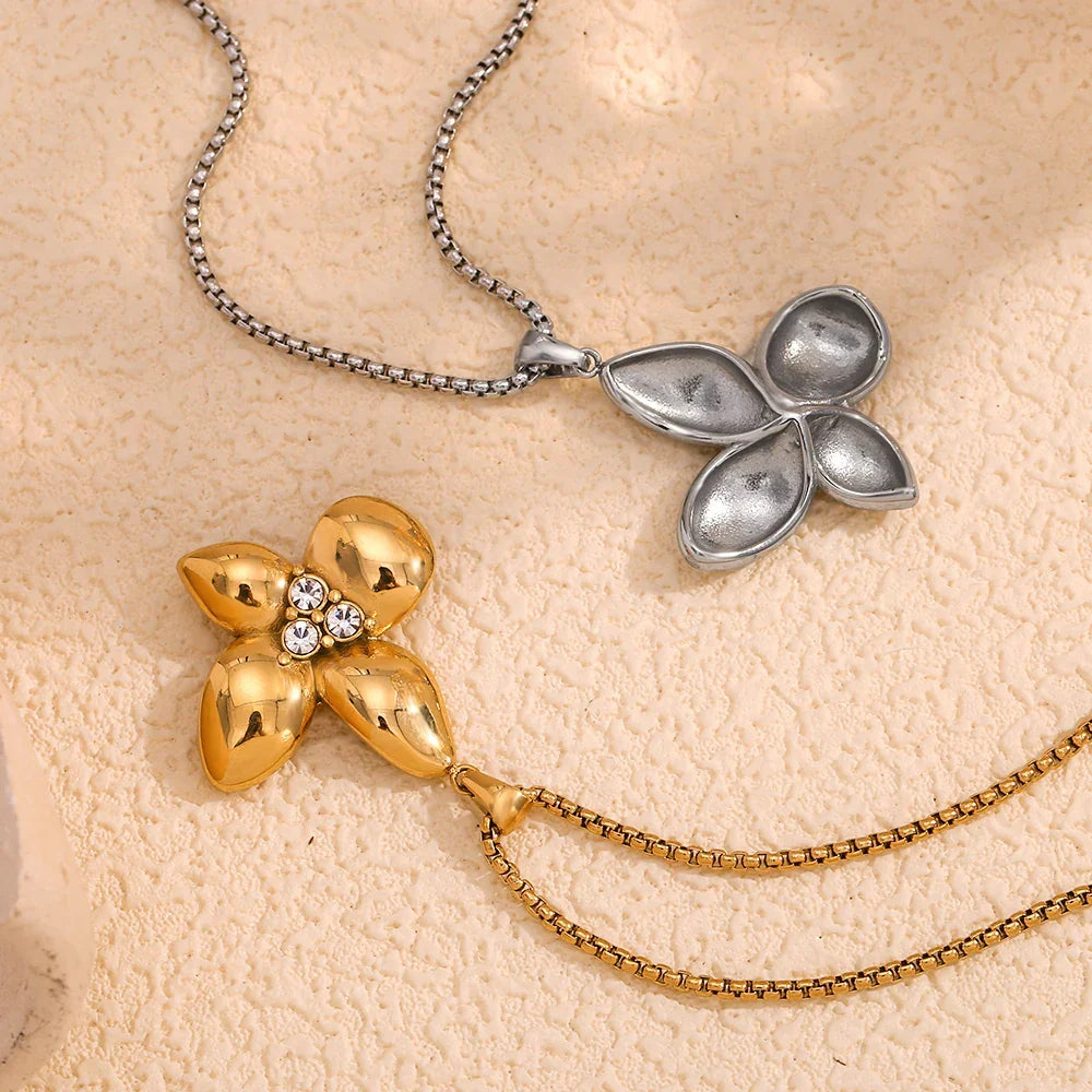 Sparking Flower Necklace