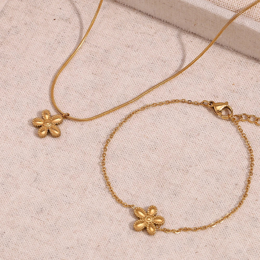 Elegant thin snake flower bracelet