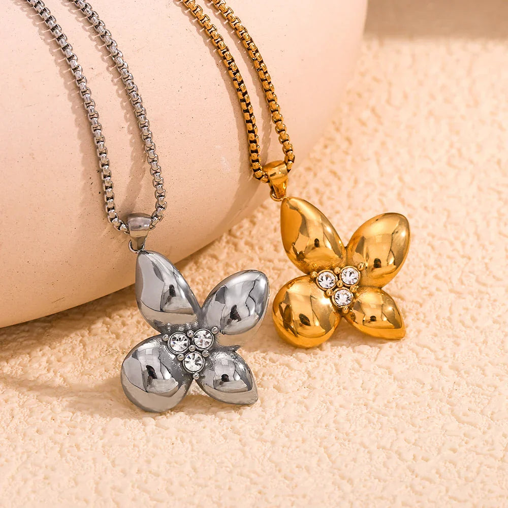 Sparking Flower Necklace